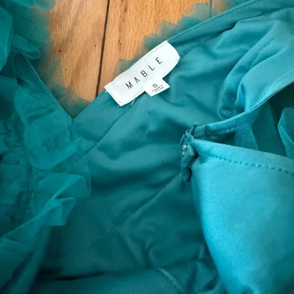 Gorgeous bright teal tulle party dress - Picture 6 of 6